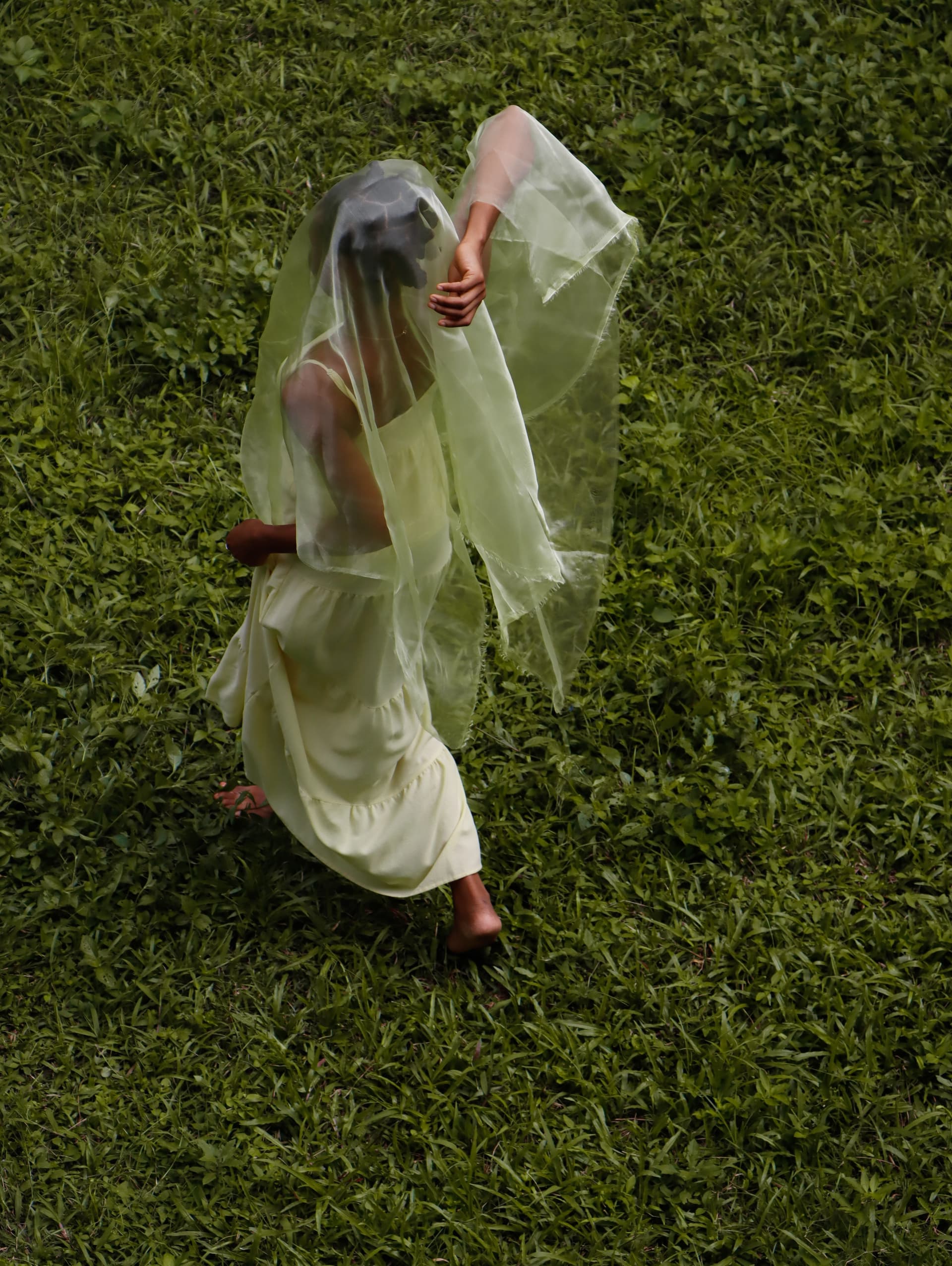 Coloured wedding veil: dare some colour on the big day